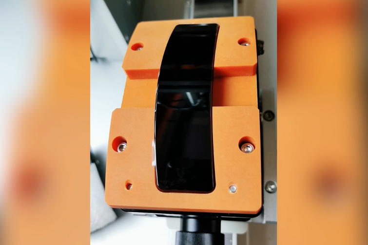 破解“招工難、留人難”——用塑膠件自動貼膜機構筑穩定產能護城河